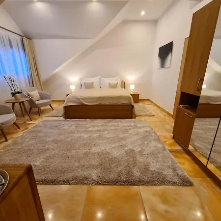 Na Sklepich Konukevi 4*